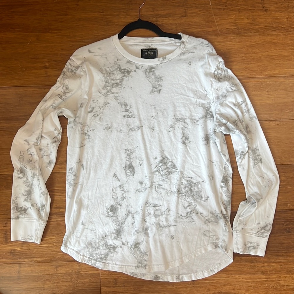 Abercrombie White Marble Long Sleeve